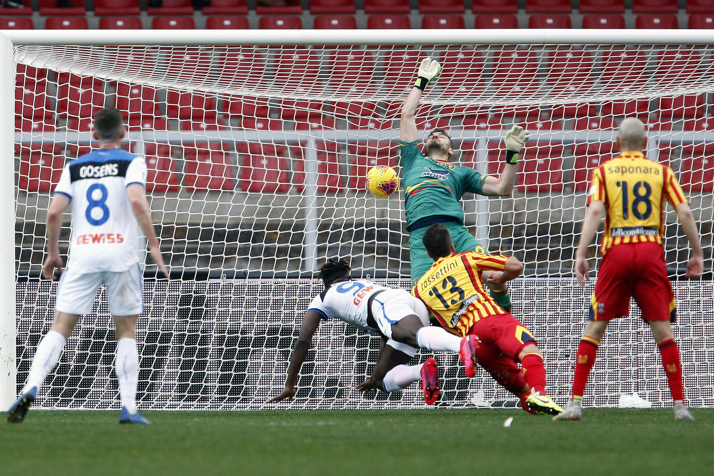 Lezione di calcio dell’Atalanta: 2-7 il Lecce dura un tempo